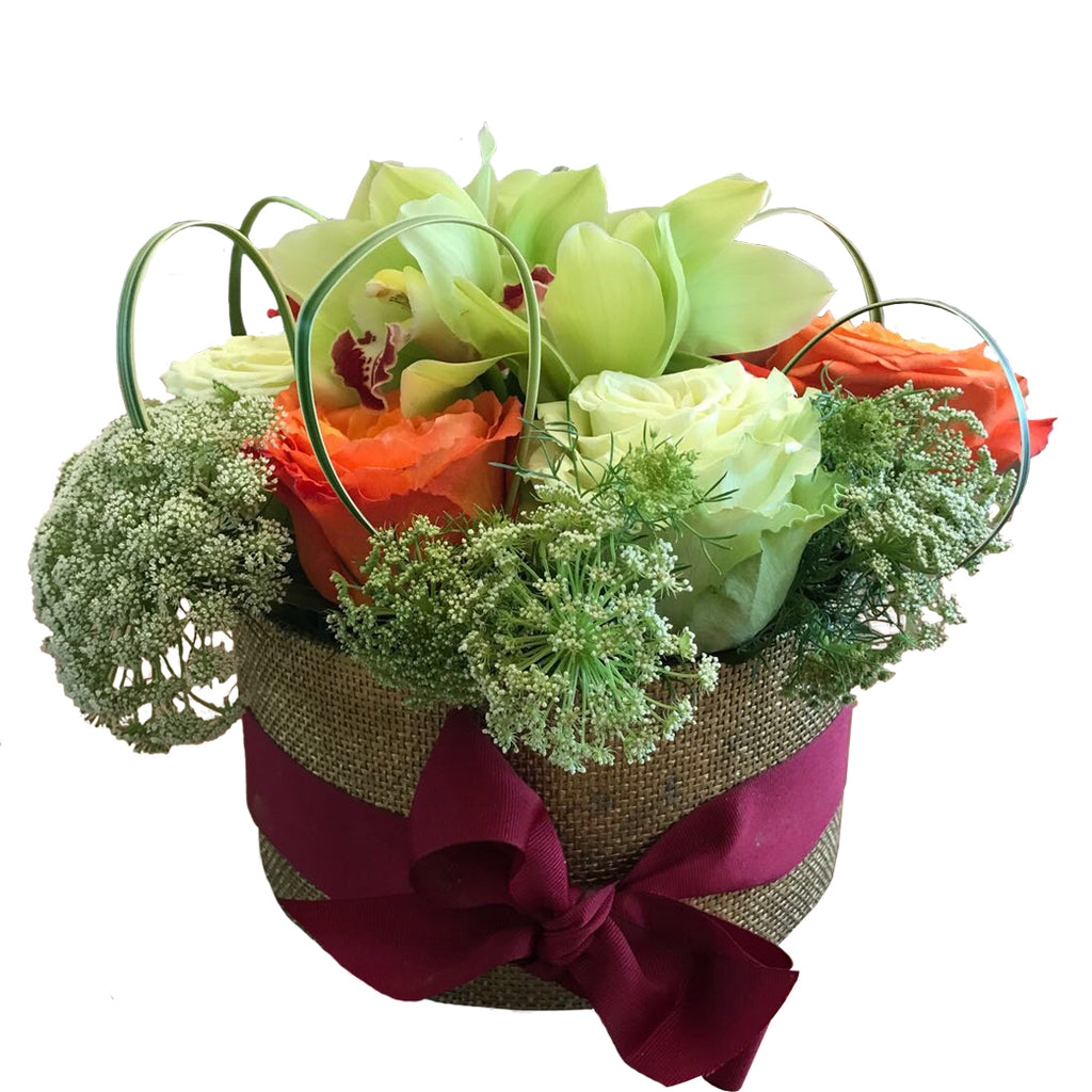 Noble flower arrangement by Fruitate