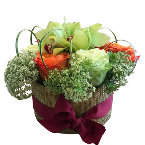 Noble flower arrangement by Fruitate