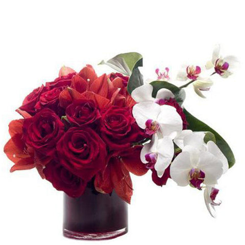 Petal of Love flower arrangement by Fruitate