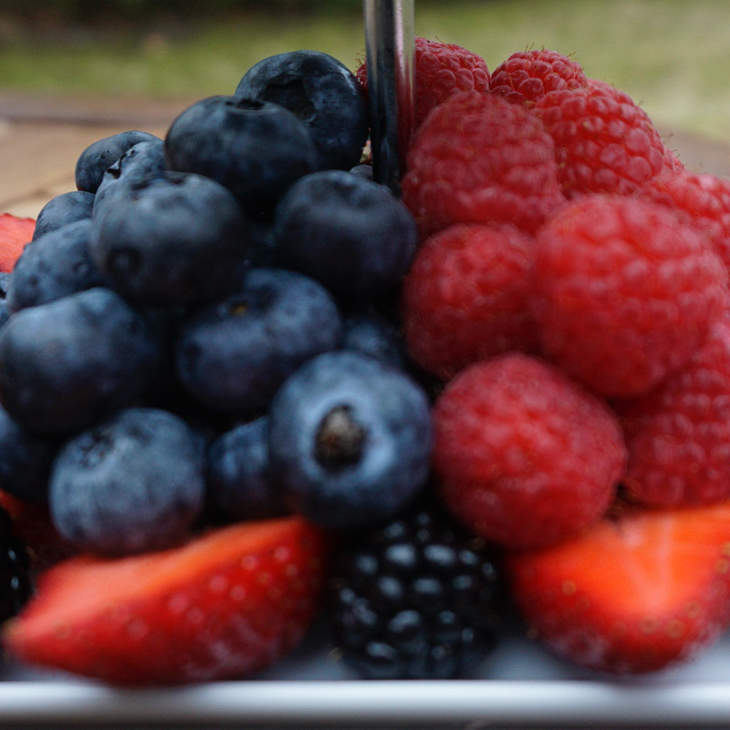 Beauty Berry Flower & Fruit Platter by Fruitate